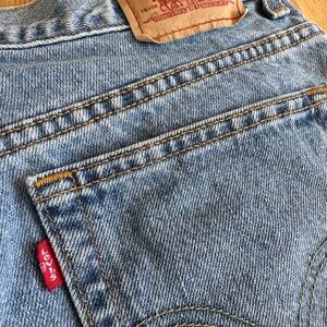 Levi’s 550 Jeans Size 14 M Light Wash High Rise Mom Jeans Relaxed Fit Denim